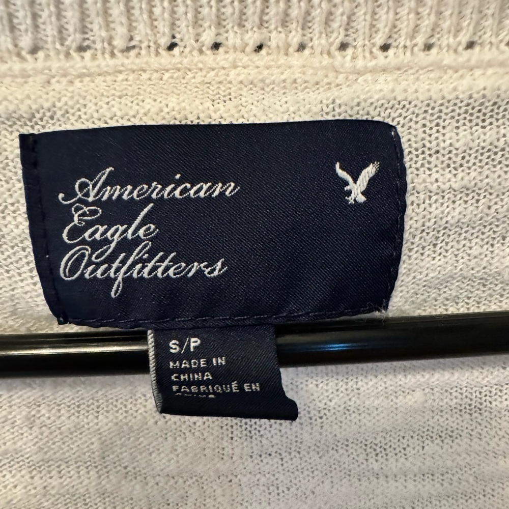 American Eagle creme colored cardigan - Picture 3 of 8